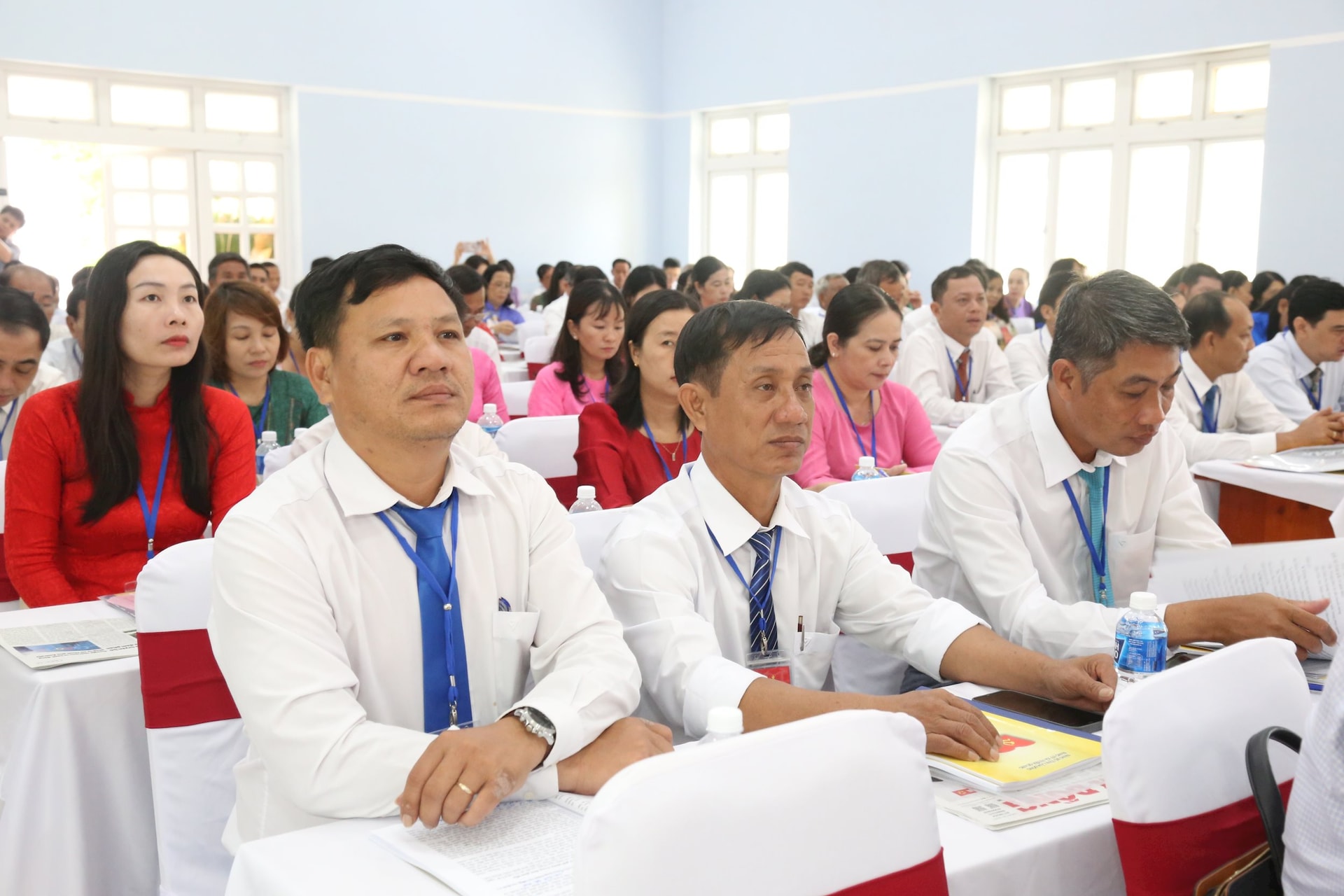 ប្រតិភូទៅសភា