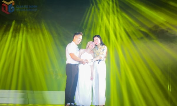 ហាត់សមកម្មវិធីសិល្បៈឃោសនាចំនួន៣ បម្រើការងារនយោបាយនៅខេត្ត Quang Ninh