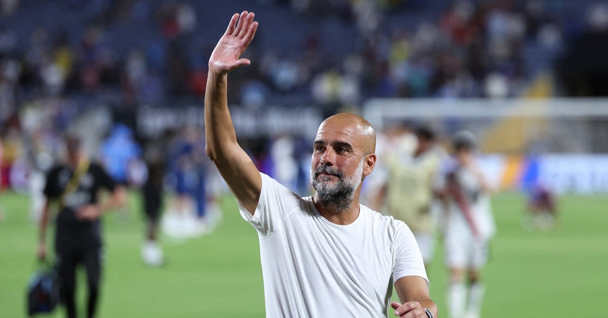 HLV Pep Guardiola gây sốt với diện mạo mới
