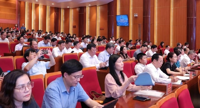 Bộ trưởng GD-ĐT: Không quản được dạy thêm thì 'đổi mới giáo dục còn giới hạn'   - Ảnh 2.