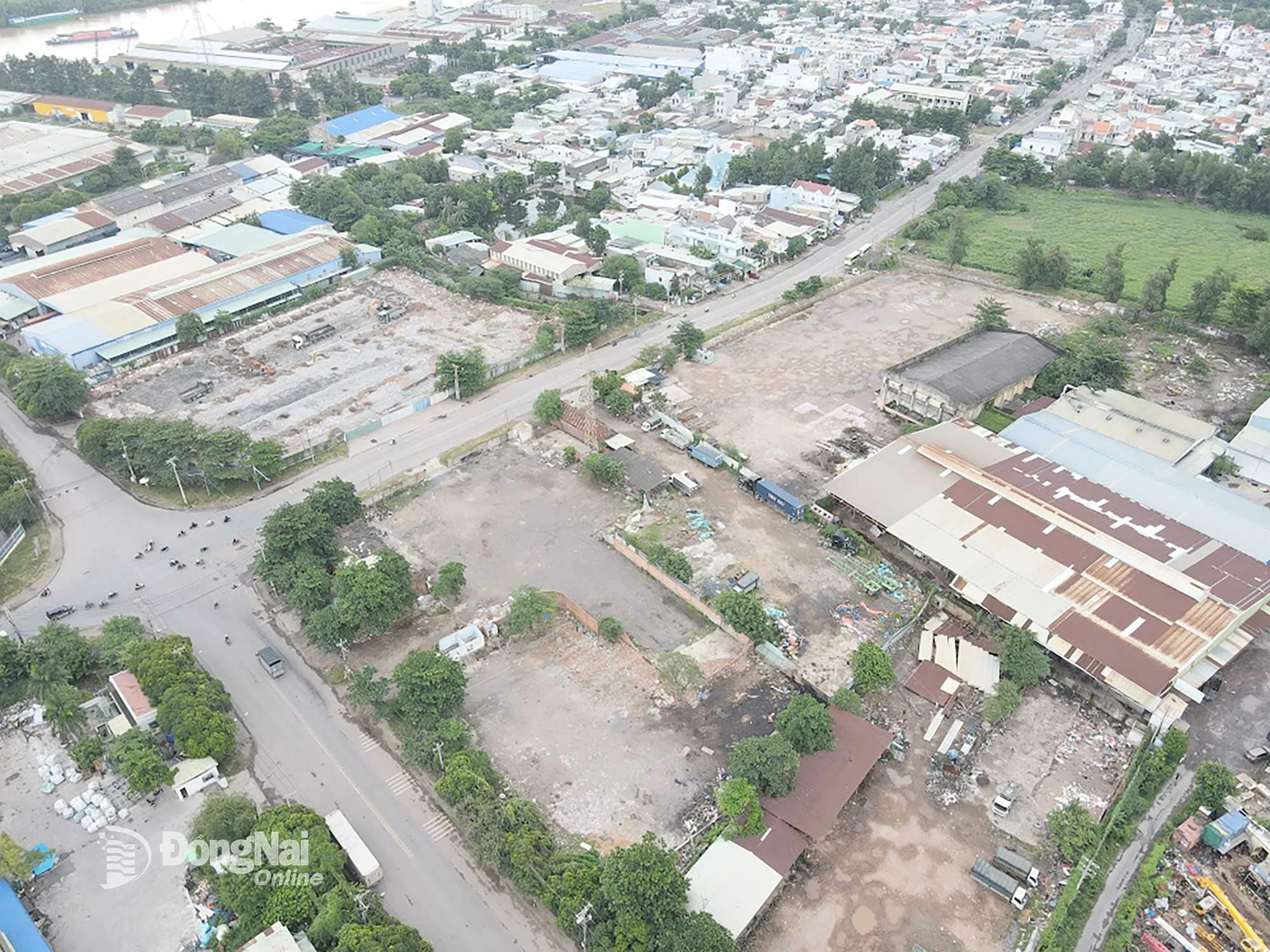 According to the Provincial Land Fund Development Center, currently 10 enterprises in Bien Hoa 1 Industrial Park have been dismantling factories and moving assets to hand over the premises to the authorities. Photo: Pham Tung