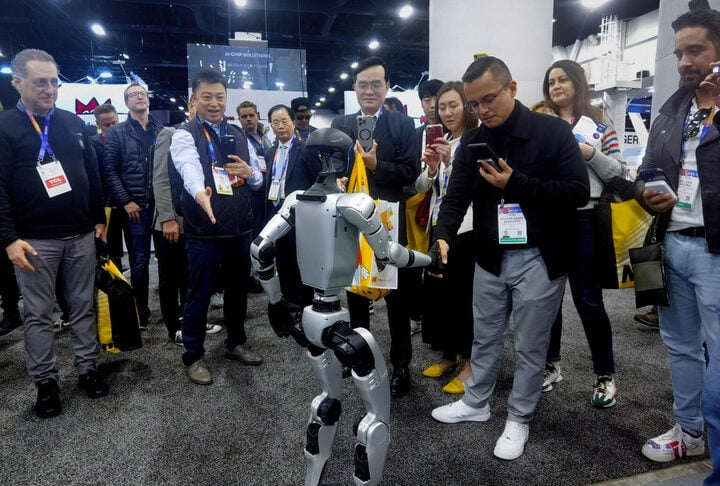Robot hình người “Jake the Rizzbot” của Unitree Robotics. (Nguồn Unitree)