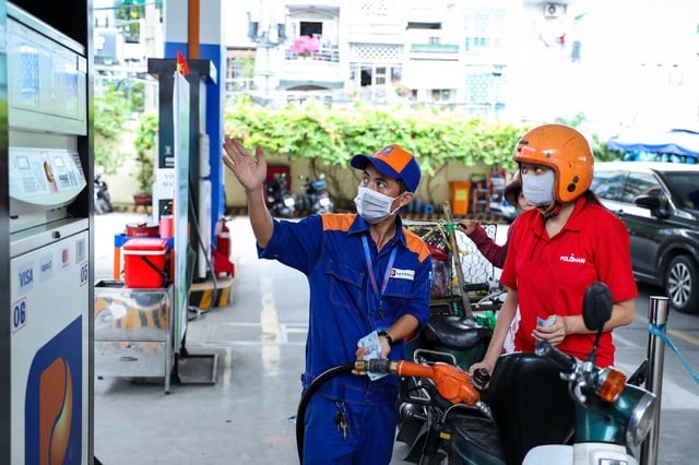 Giá xăng dầu hôm nay 29.7.2025: Thế giới bật tăng, trong nước thế nào?- Ảnh 1.