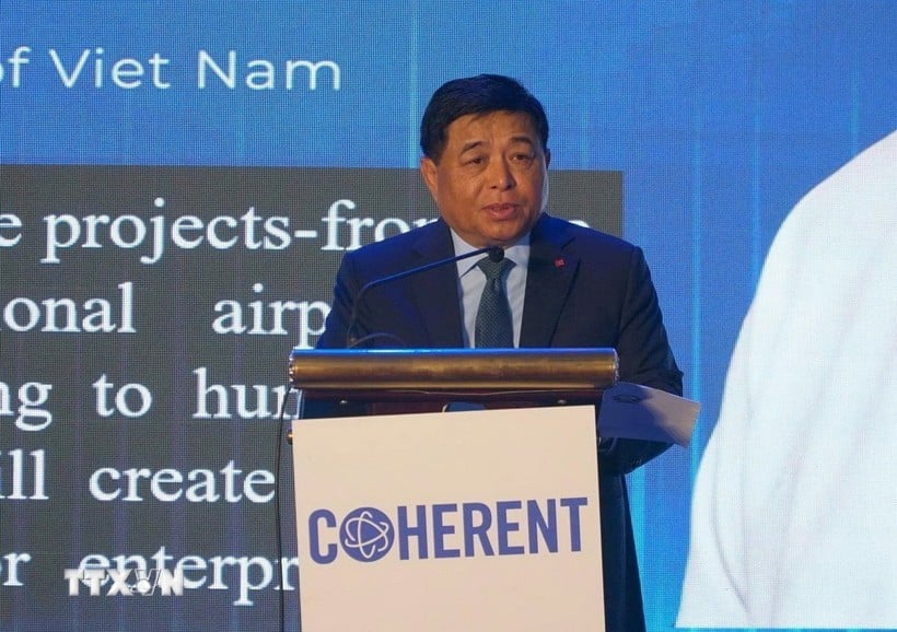 Phó Thủ tướng Chính phủ Nguyễn Chí Dũng phát biểu tại lễ khánh thành Nhà máy Coherent Việt Nam. (Ảnh: Sỹ Tuyên/TXVN)