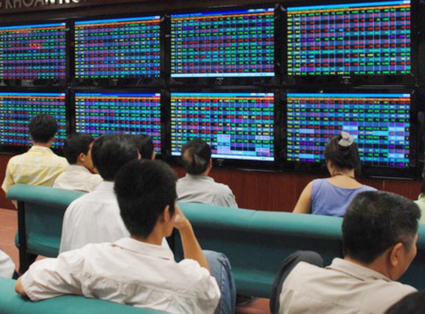 Nhận định chứng khoán 29/7: VN-Index lập đỉnh mới kỷ niệm 25 năm thị trường Việt Nam