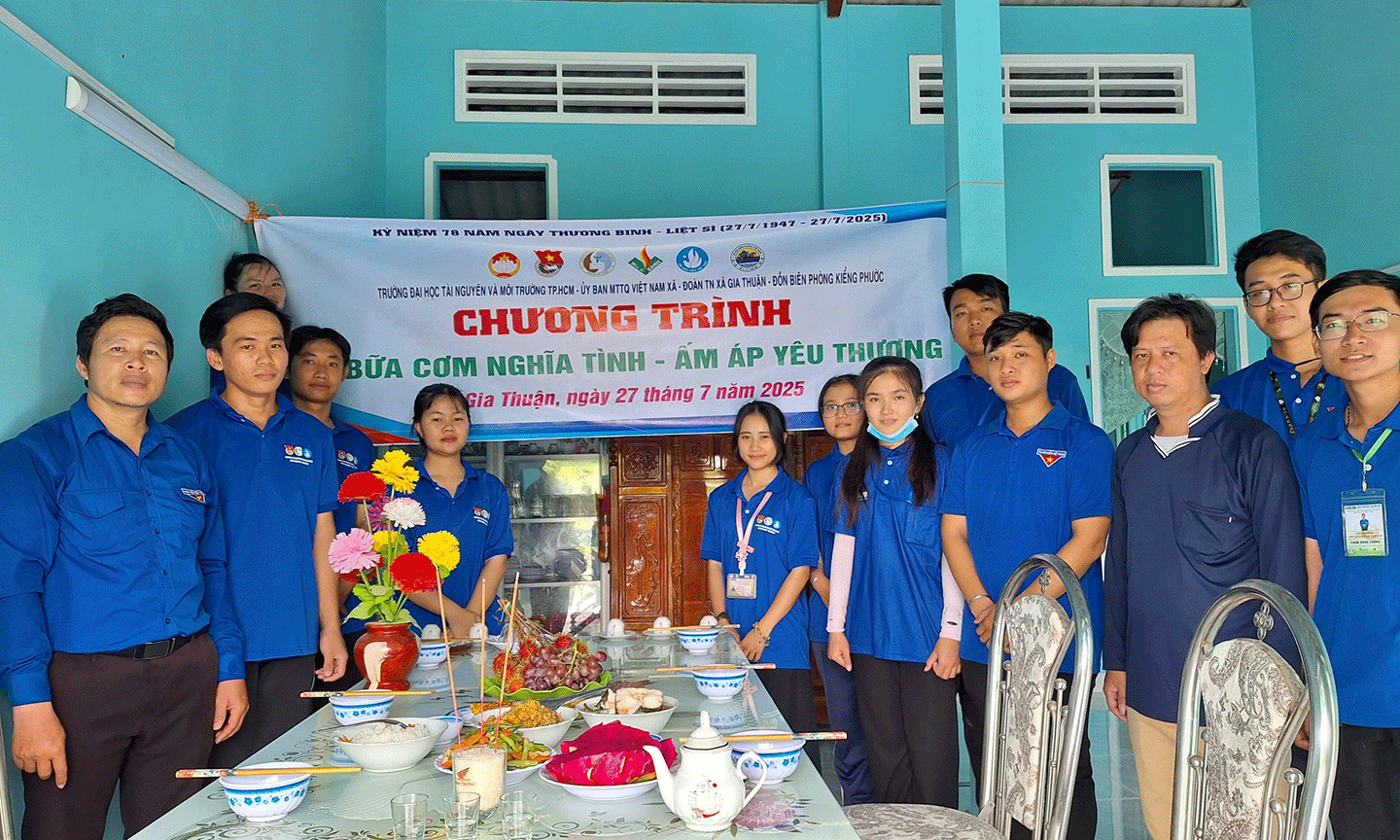 bua-cơm-nghĩa-tình