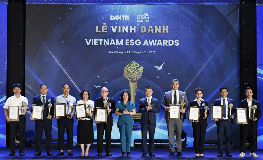 Hội đồng Thẩm định Vietnam ESG Awards 2025 họp chiều 30/7 - 1