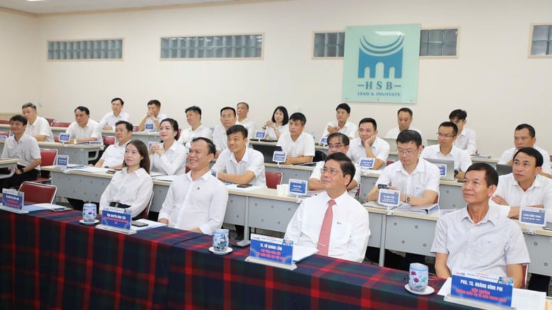 EVN tổ chức chương trình đào tạo cho cán bộ quản lý cấp 2 khu vực miền Bắc- Ảnh 1.