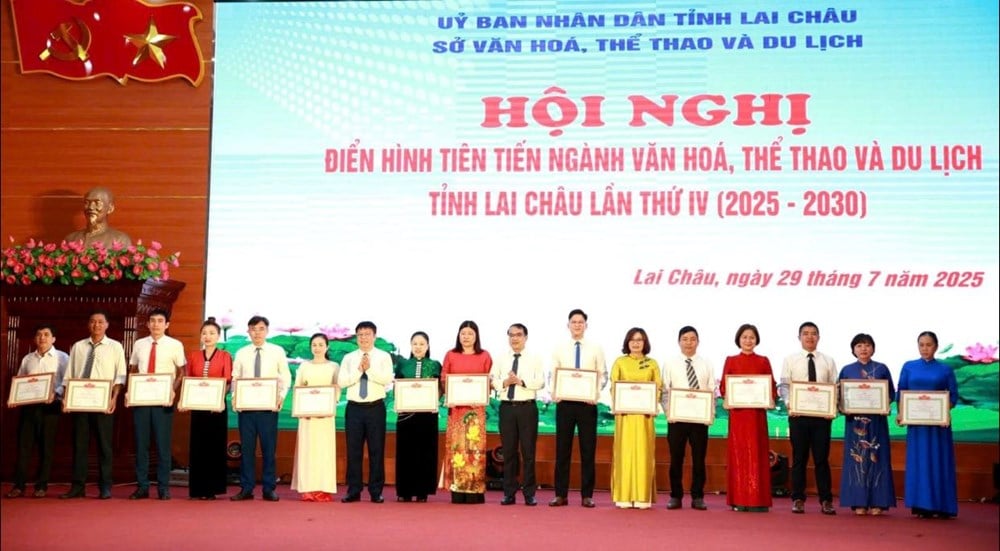 ដាស់​តឿន​សេចក្តី​ប្រាថ្នា​ចង់​សាង​ឡៃចូវ​ឲ្យ​កាន់​តែ​សម្បូរ​សប្បាយ ស្រស់​ស្អាត និង​ស៊ីវិល័យ - រូបថត ៣