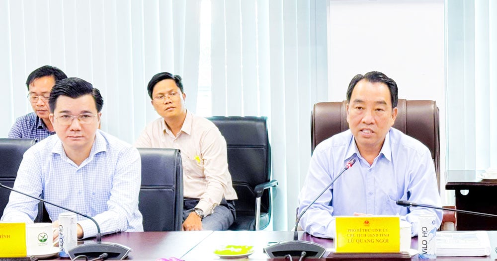 Phó Bí thư Tỉnh ủy, Chủ tịch UBND tỉnh- Lữ Quang Ngời phát biểu tại buổi tiếp và làm việc với Công ty CP xây dựng Thuận Phát Điền.
