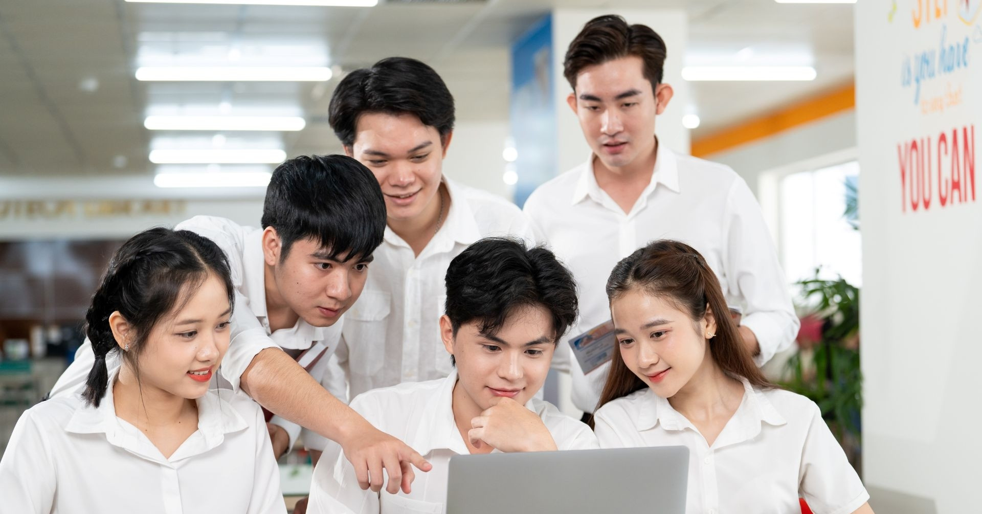 កម្មវិធីសិក្សាពីចម្ងាយ HUTECH៖ ឱកាសសិក្សាដែលអាចបត់បែនបានជាមួយនឹងមុខជំនាញសំខាន់ៗចំនួន ១១
