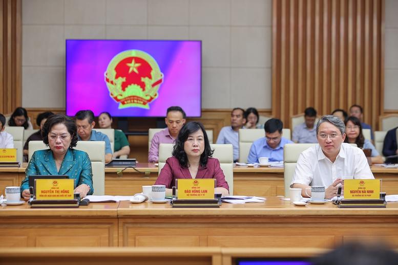 The government will meet weekly until the two-level local government operates smoothly and comprehensively - Photo 9.