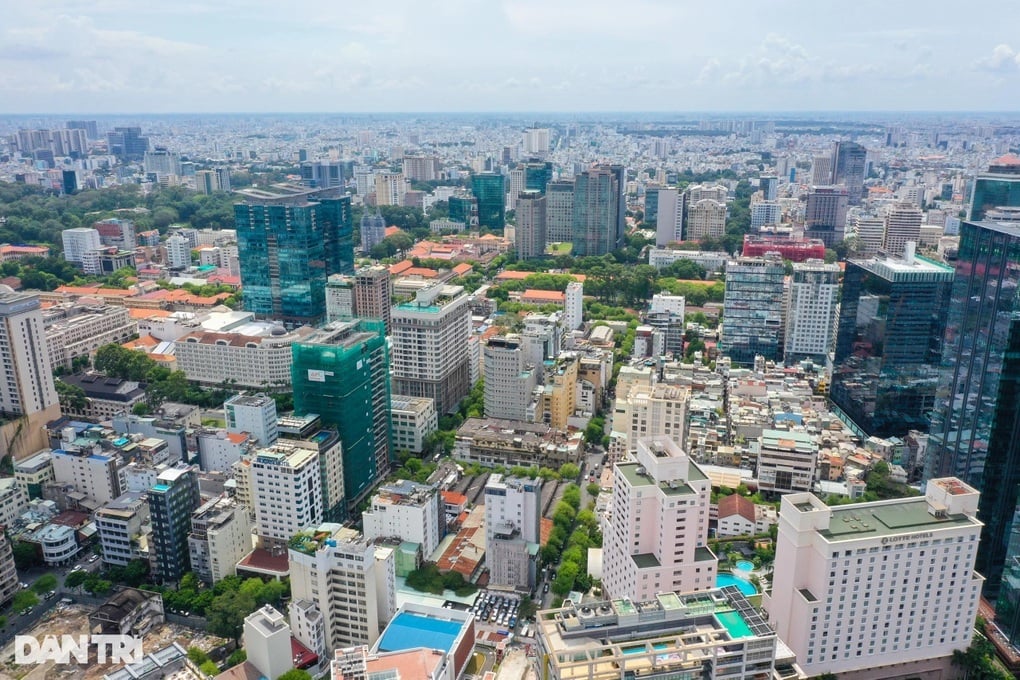 Chính phủ đang họp với loạt ông lớn bất động sản, chứng khoán - 1