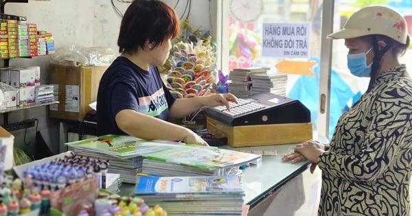 Parents spend millions to buy school supplies and textbooks