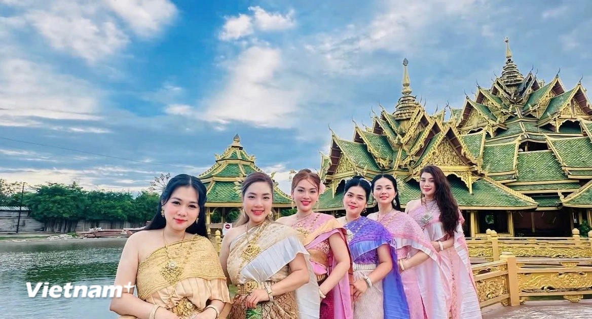 Bất ổn Thái Lan-Campuchia: Du khách Việt “chậm một nhịp” chờ diễn biến