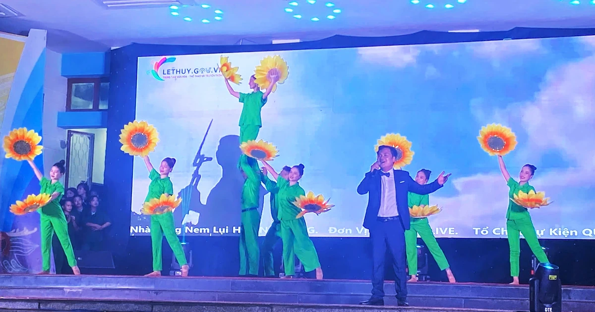 កម្មវិធីសិល្បៈដ៏គួរឱ្យចាប់អារម្មណ៍ "មោទនភាពរបស់ ឡឺ ធុយ - ជំហានដ៏រឹងមាំឆ្ពោះទៅអនាគត"