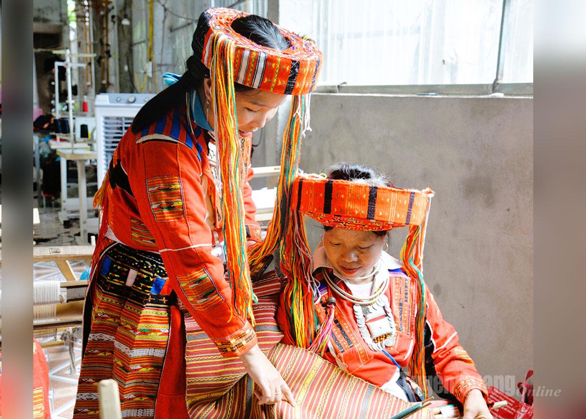 Pa Then brocade ទៅកាន់ទីផ្សារអន្តរជាតិ