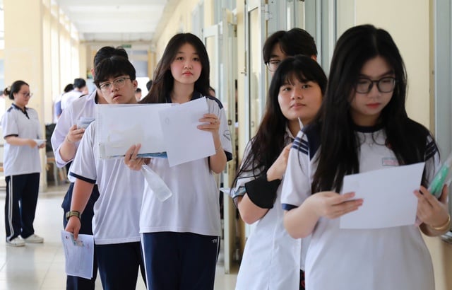 Sáp nhập tỉnh, thành: Lại đặt vấn đề một hay nhiều bộ sách giáo khoa - Ảnh 2.