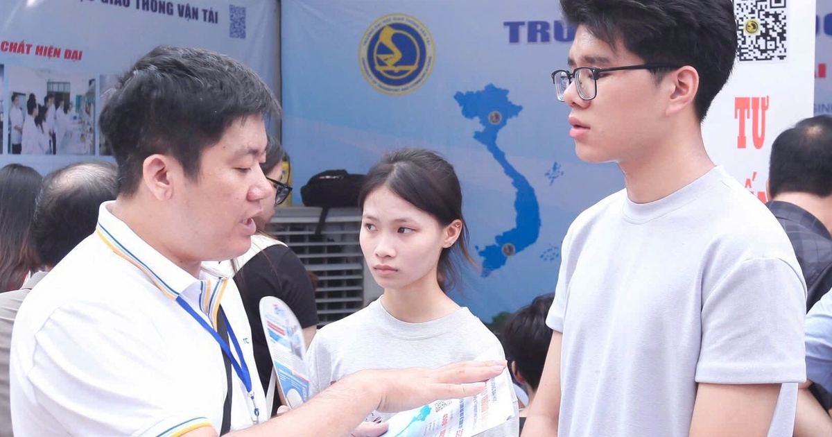 Candidates surprised when university and college admission fees reduced by 25%