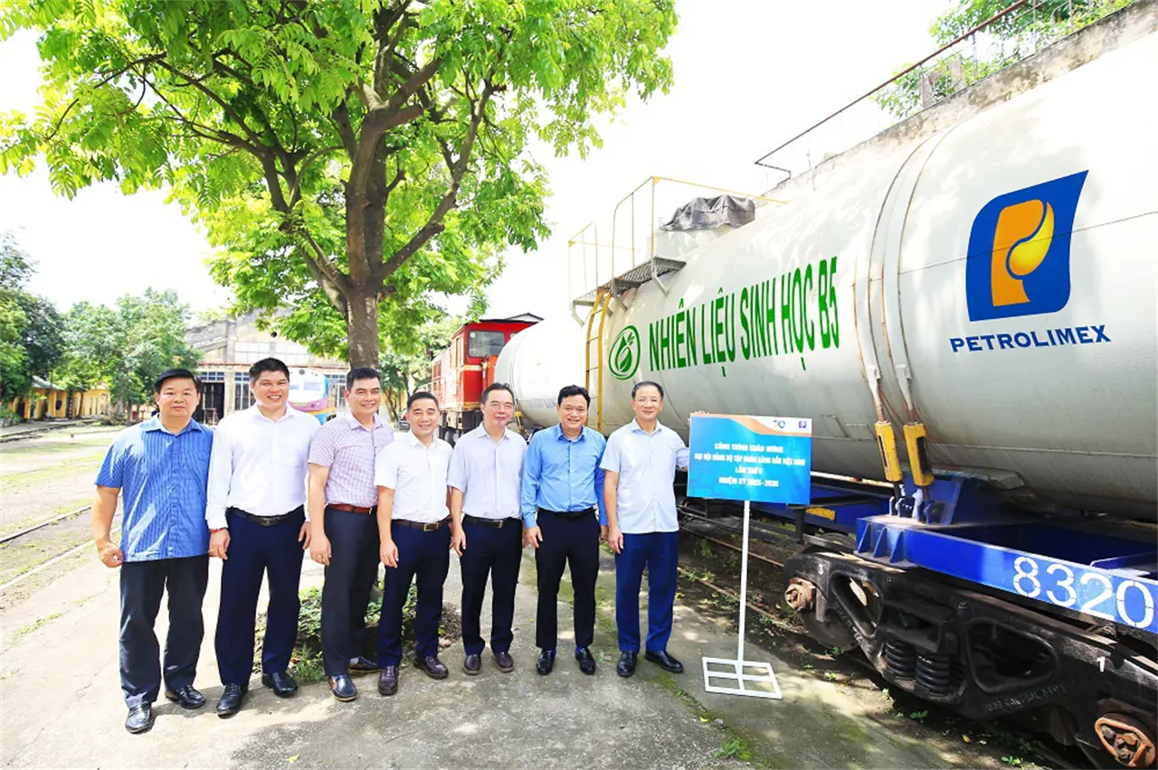 Petrolimex ជាអ្នកត្រួសត្រាយផ្លូវក្នុងការលាយបញ្ចូលគ្នា និងផ្គត់ផ្គង់ប្រេងឥន្ធនៈ B5 biodiesel