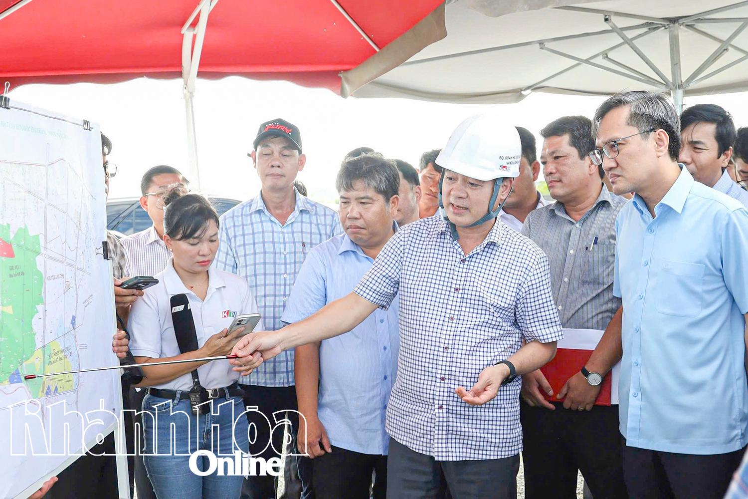 เลขาธิการพรรคประจำจังหวัดเหงียมซวนถั่นตรวจสอบการดำเนินงานโครงการ