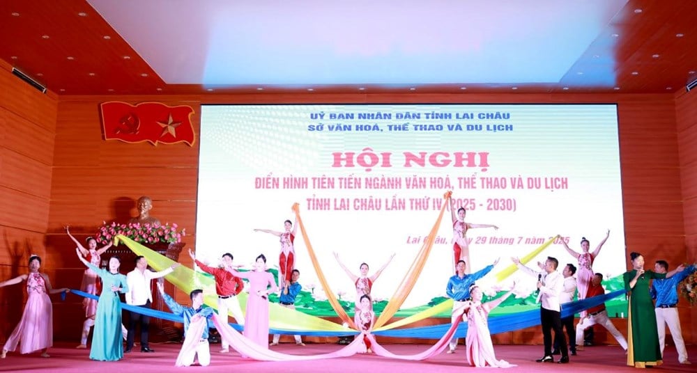 ដាស់​តឿន​ប្រាថ្នា​ចង់​សាង​ឡៃចូវ​ឲ្យ​កាន់​តែ​សម្បូរ​សប្បាយ ស្រស់​ស្អាត និង​ស៊ីវិល័យ - រូបថត ១