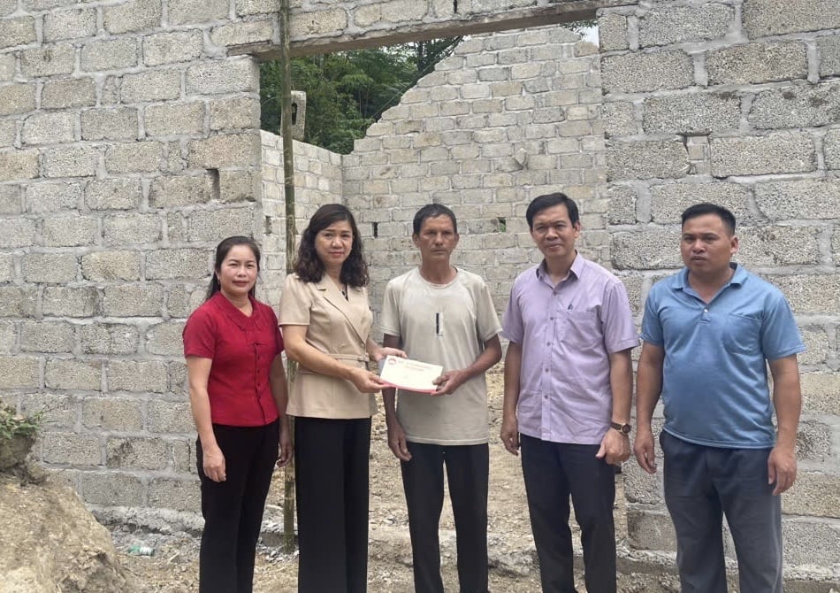Với dự hỗ trợ của nhà nước, các ban, ngành và nguồn vốn gia đình tự huy động, đến nay 100% nhà tạm, nhà dột nát trên địa bàn tỉnh được sửa chữa hoặc xây mới.
