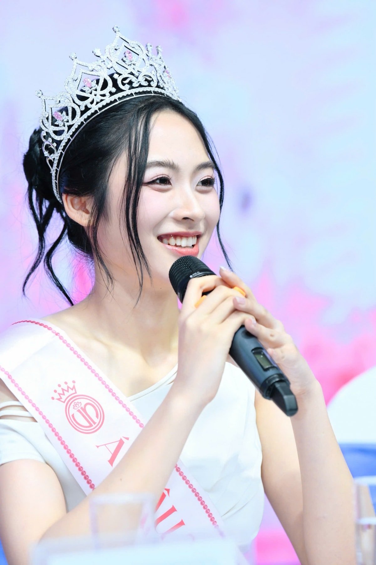 nhan sac ngot ngao cua A hau que hai phong coi mai phuong thuy la than tuong hinh anh 2