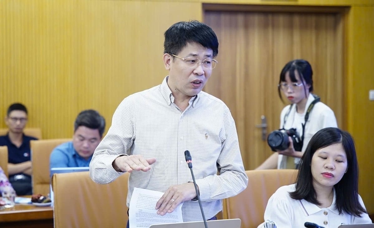 lanh-dao-cuc-quan-ly-dat-dai(1).jpg