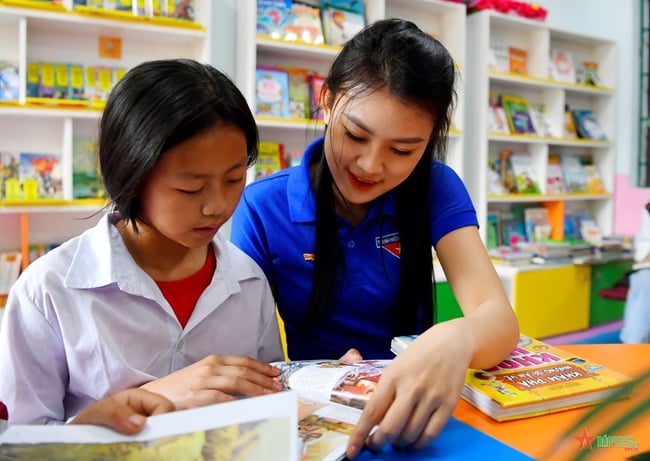 Chuyến tàu thanh niên - hành trình về nguồn, giáo dục lý tưởng cách mạng cho đoàn viên, thanh niên - Ảnh 1.