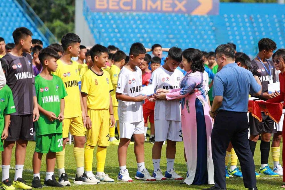 Sôi nổi khai mạc giải bóng đá thiếu niên U.13 toàn quốc Yamaha Cup 2025- Ảnh 4.