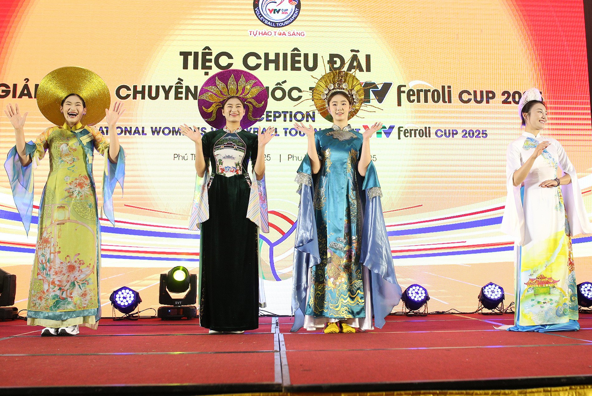 hoa khoi vtv cup 7.JPG