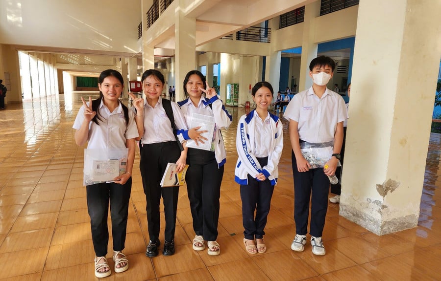 van-hanh-chinh-quyen-2-cap-2.jpg