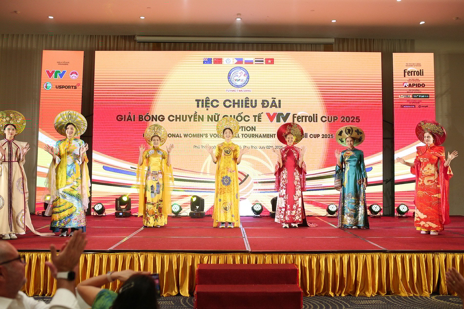 hoa khoi vtv cup 11.JPG