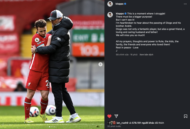 HLV Klopp đau đớn tột cùng, CĐV Liverpool đặt vòng hoa ở sân Anfield tưởng nhớ Diogo Jota - Ảnh 1.