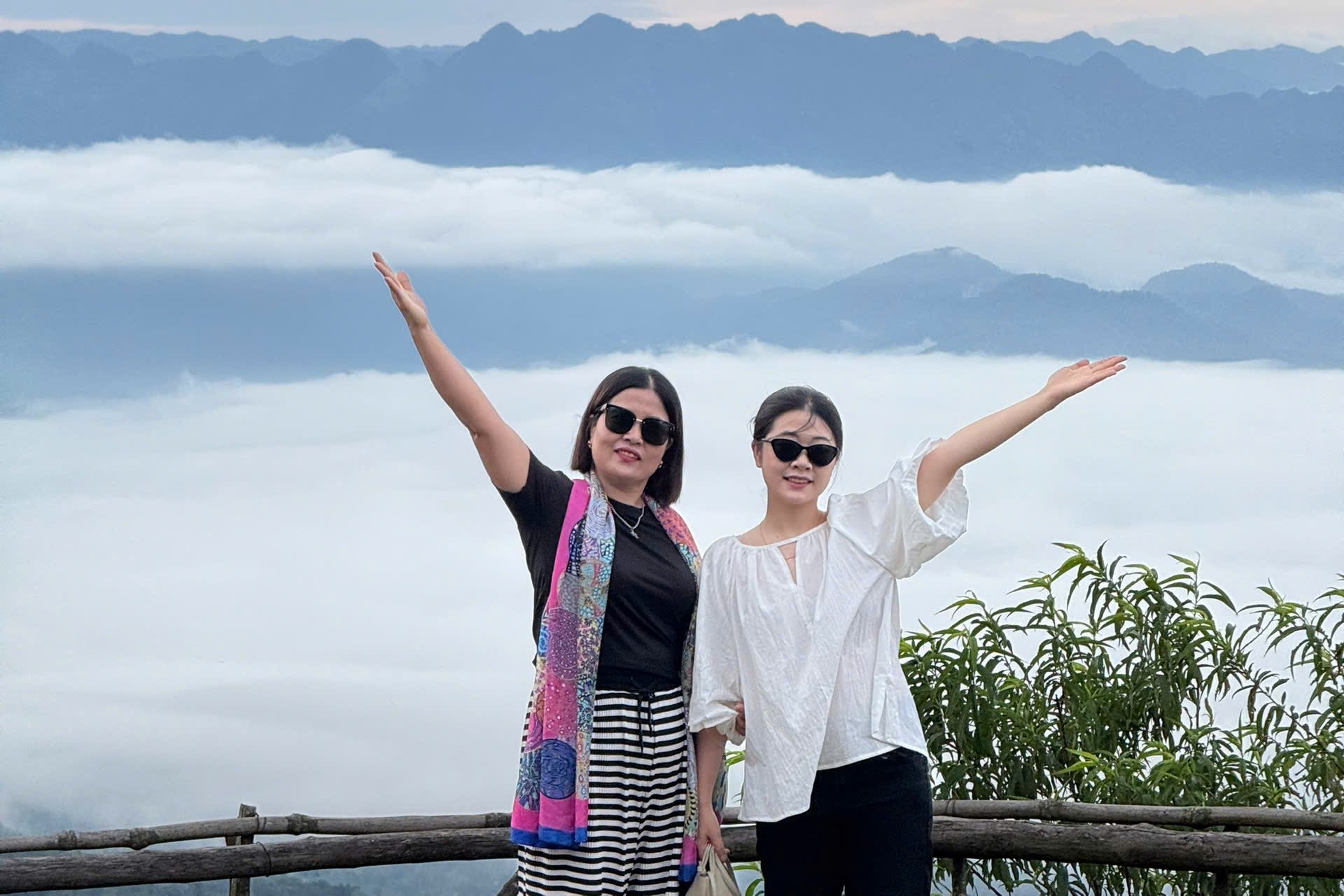 Chàng trai H’Mông xây giấc mơ du lịch ở thung lũng mây
