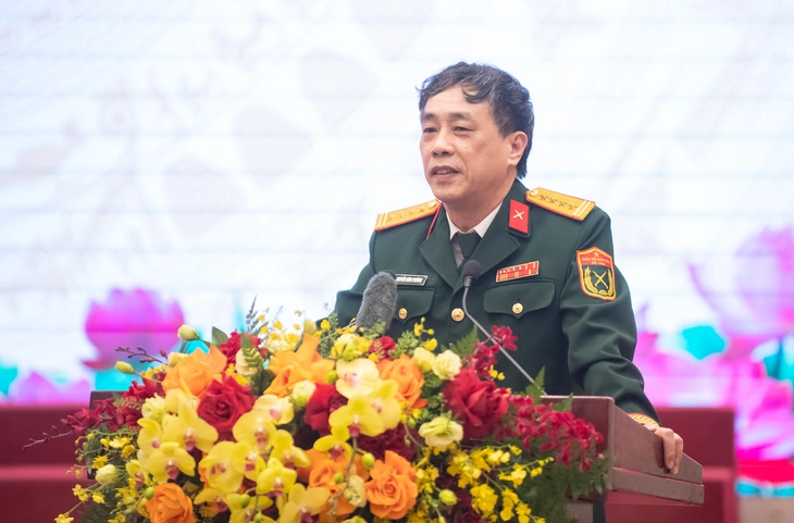 Văn nghệ sĩ phải ‘dắt tay người tốt trở lại văn học nghệ thuật’ - Ảnh 5.