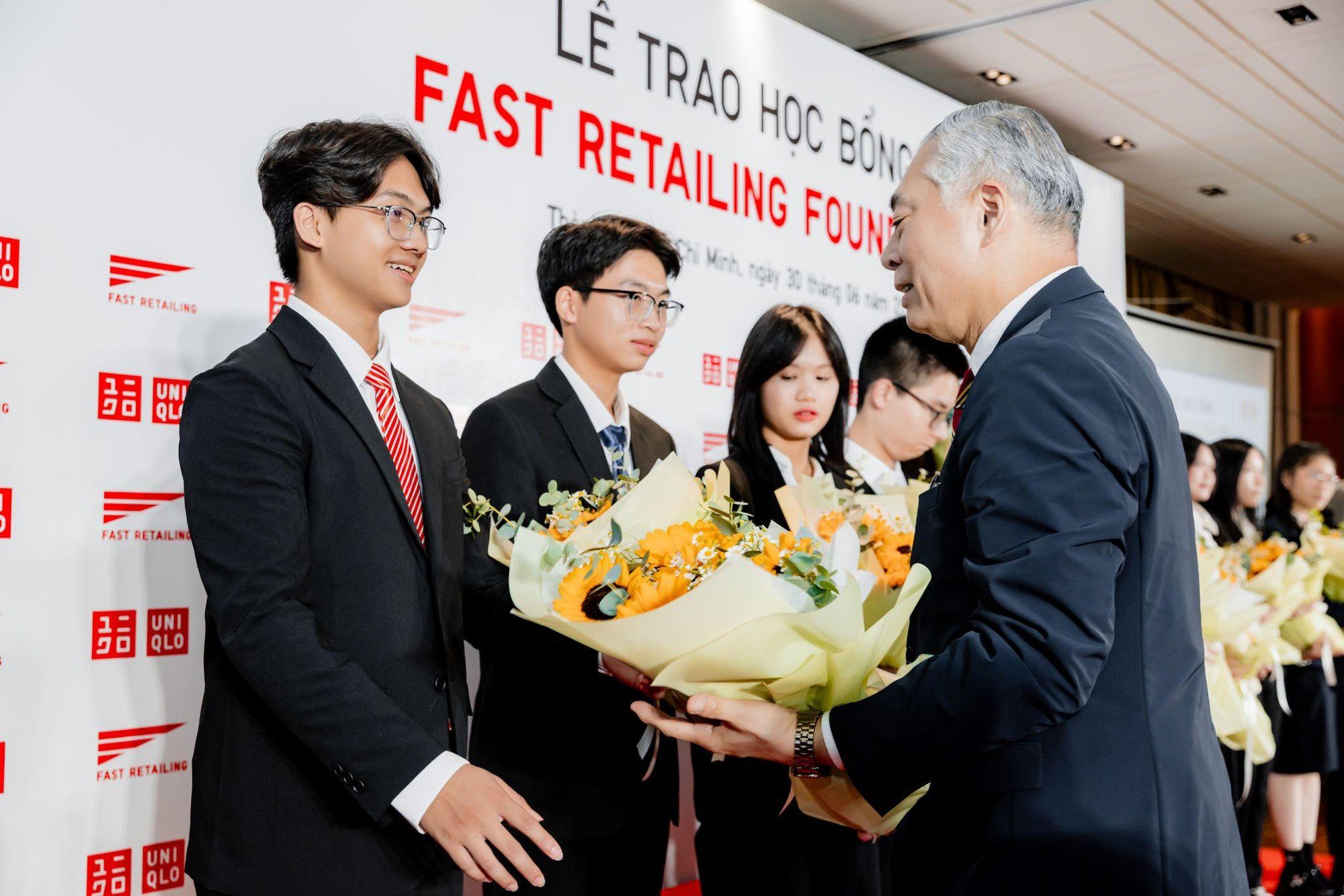 Quỹ Fast Retailing tiếp tục trao học bổng toàn phần cho học sinh Việt Nam- Ảnh 2.