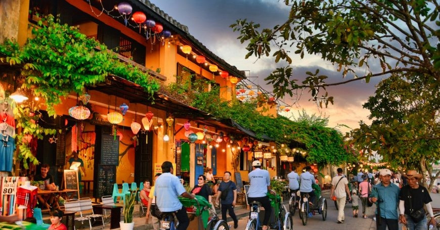 Bank simultaneously sells 28 properties in Hoi An ancient town