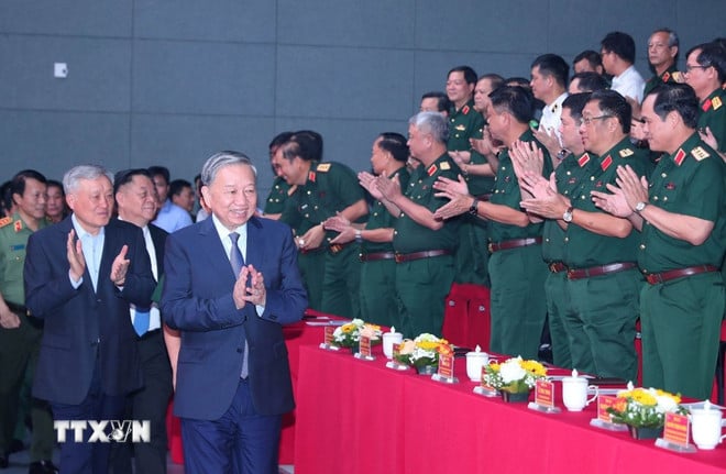 ttxvn-tong-bi-thu-to-make-a-tour-of-other-art-exchange-programms-recorded-by-bac-vang-nhip-quan-hanh-0307-1.jpg