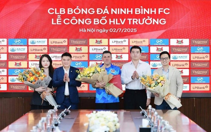 Tân HLV trưởng CLB Ninh Bình là ai? - Ảnh 4.