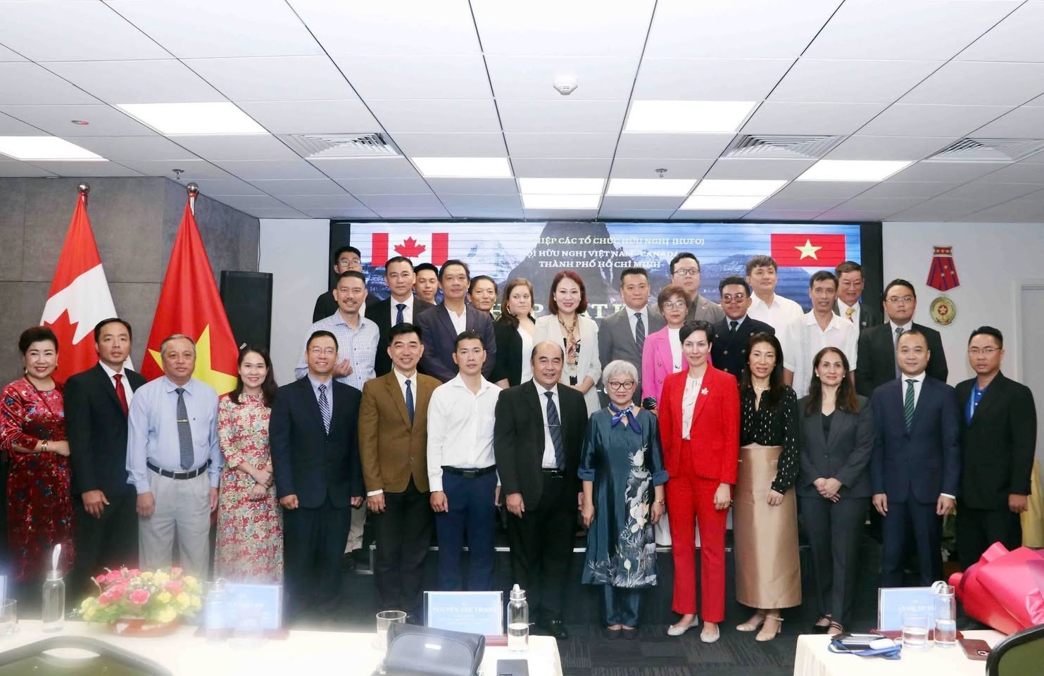 Họp mặt hữu nghị kỷ niệm 158 năm Quốc khánh Canada tại Thành phố Hồ Chí Minh