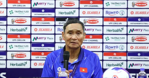 HLV Mai Đức Chung nhắc nhở tuyển nữ Việt Nam không chủ quan sau đại thắng 6-0 trước UAE