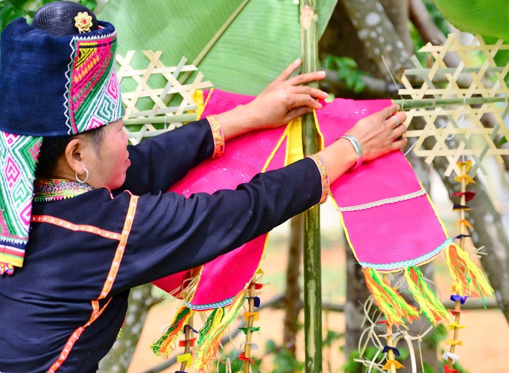 Ministry of Culture, Sports and Tourism supports the preservation and promotion of intangible culture of ethnic minorities at risk of extinction - photo 2