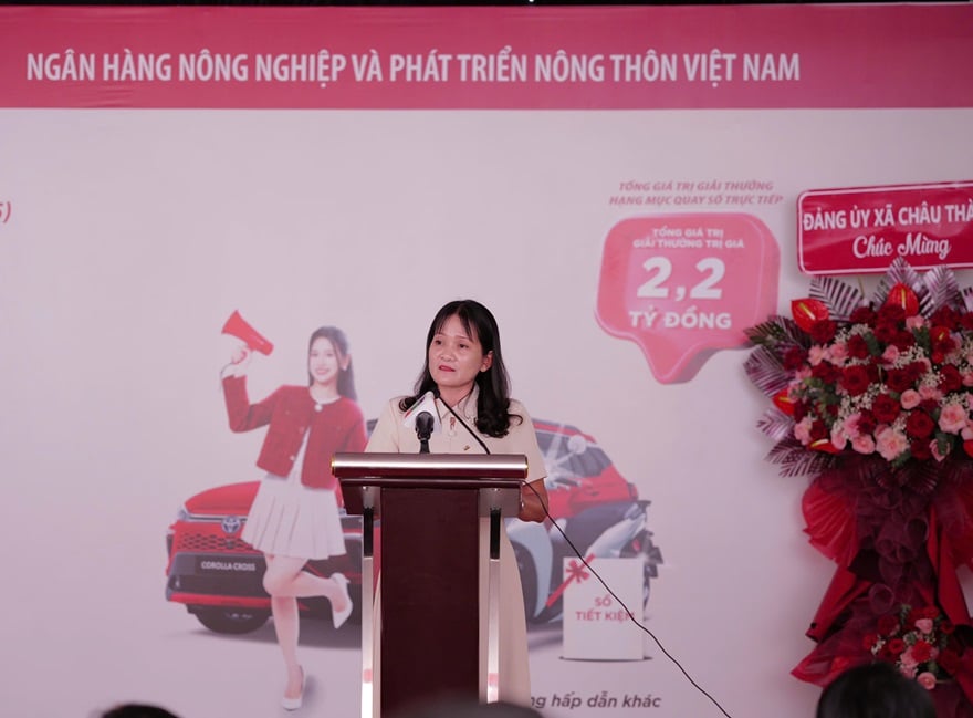 Agribank trao Giải Đặc biệt 01 ô tô cho khách hàng may mắn trong chương trình “37 năm vững vàng - Rộn ràng ưu đãi”- Ảnh 3.