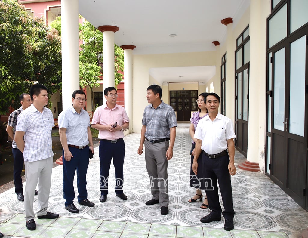 Phó Chủ tịch UBND tỉnh Nguyễn Lê Huy kiểm tra thực tế tại khu túc xá Trường Chính trị Nguyễn Văn Linh