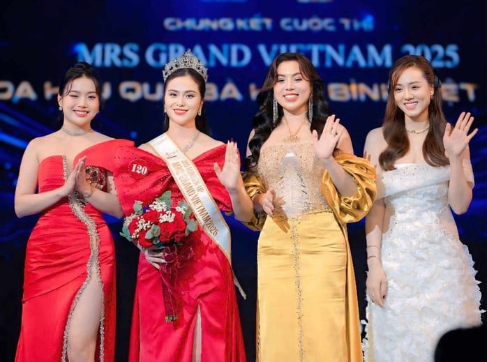 Nhan sắc cô giáo mầm non xứ Thanh vừa giành ngôi Á hậu- Ảnh 2.
