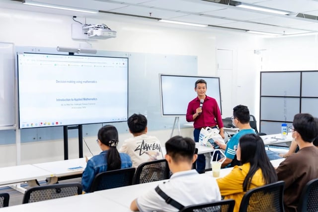 Tân khoa Trường Fulbright bảo tồn tri thức nhân văn bằng tư duy liên ngành - Ảnh 2.
