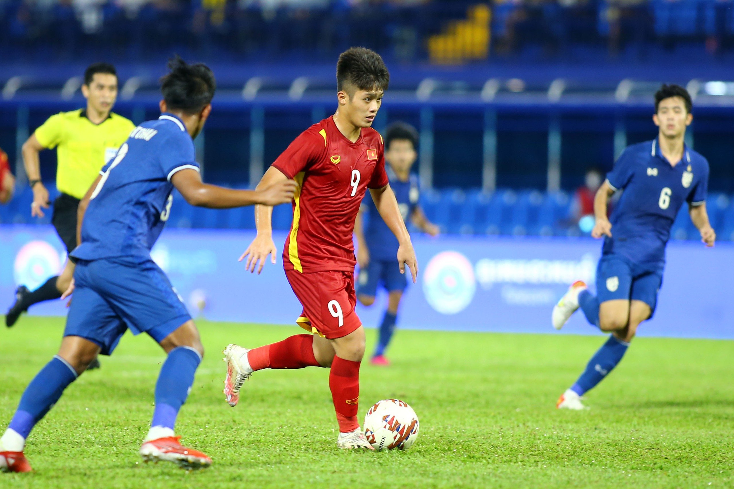 Quốc Việt: Màn chạy đà hoàn hảo, nhắm hat-trick vô địch lịch sử cùng U.23 Việt Nam- Ảnh 2.