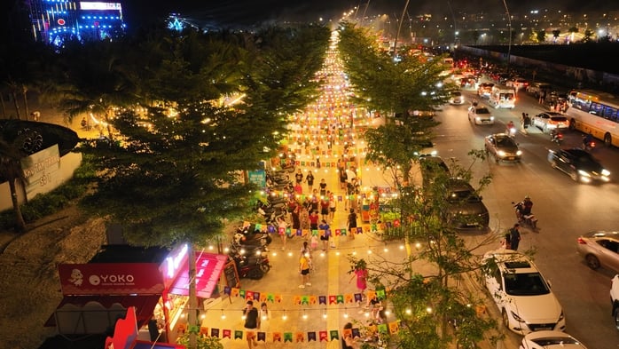 "Đại tiệc pháo hoa" mỗi cuối tuần tại Hạ Long- Ảnh 3.